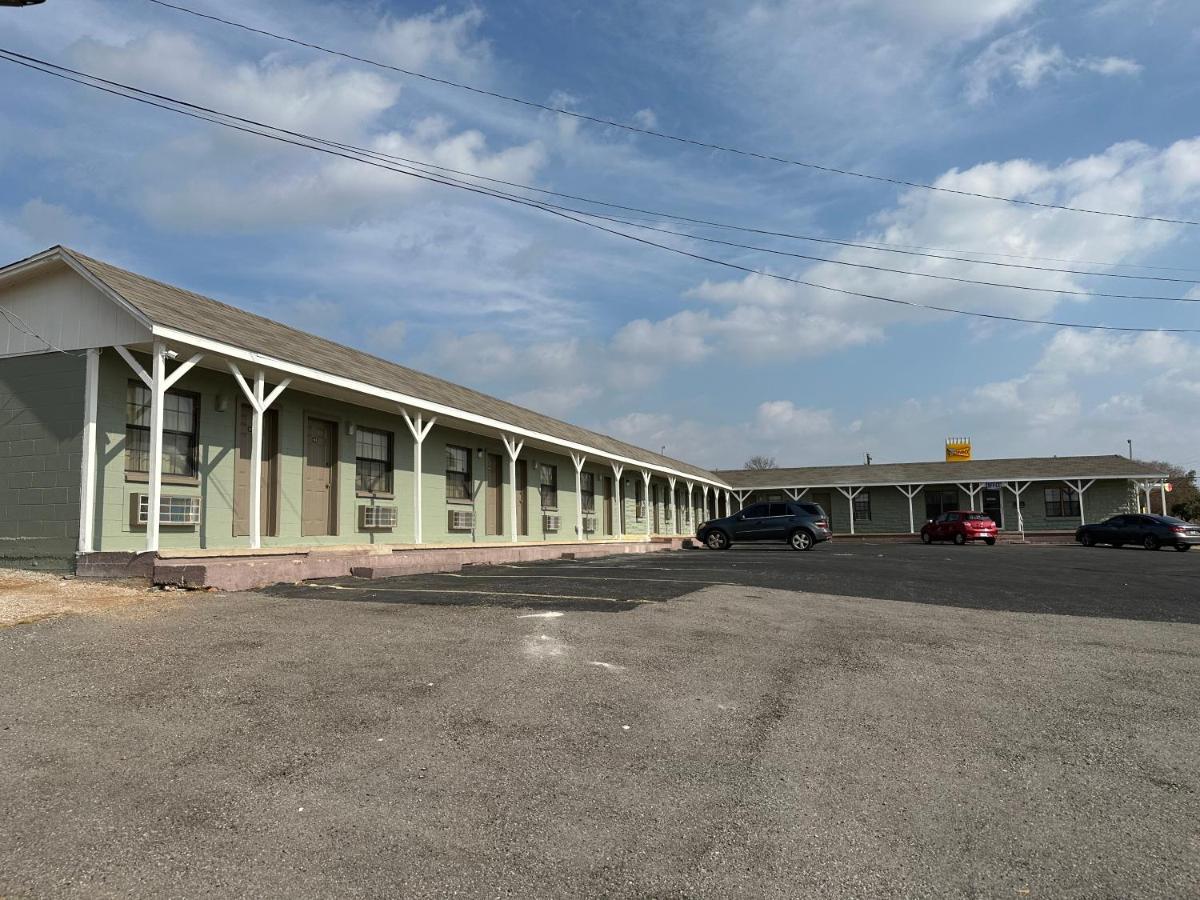 Llano Motel Exterior photo